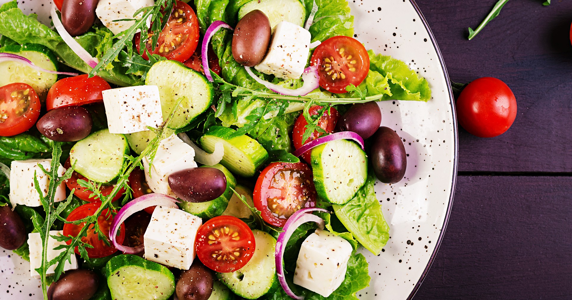 healthy-food-greek-salad-with-fresh-vegetables